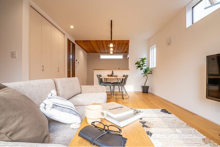 COMFY COURT（コンフィーコート）